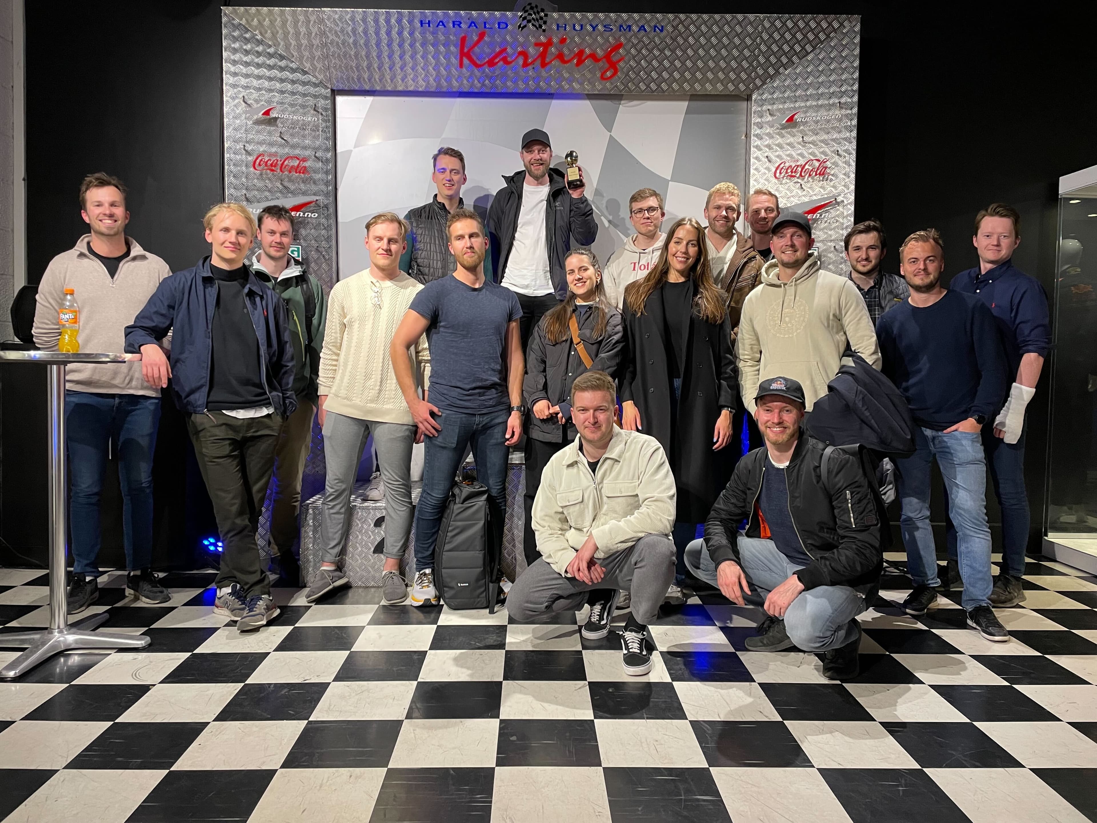 Kollegaer på gokart