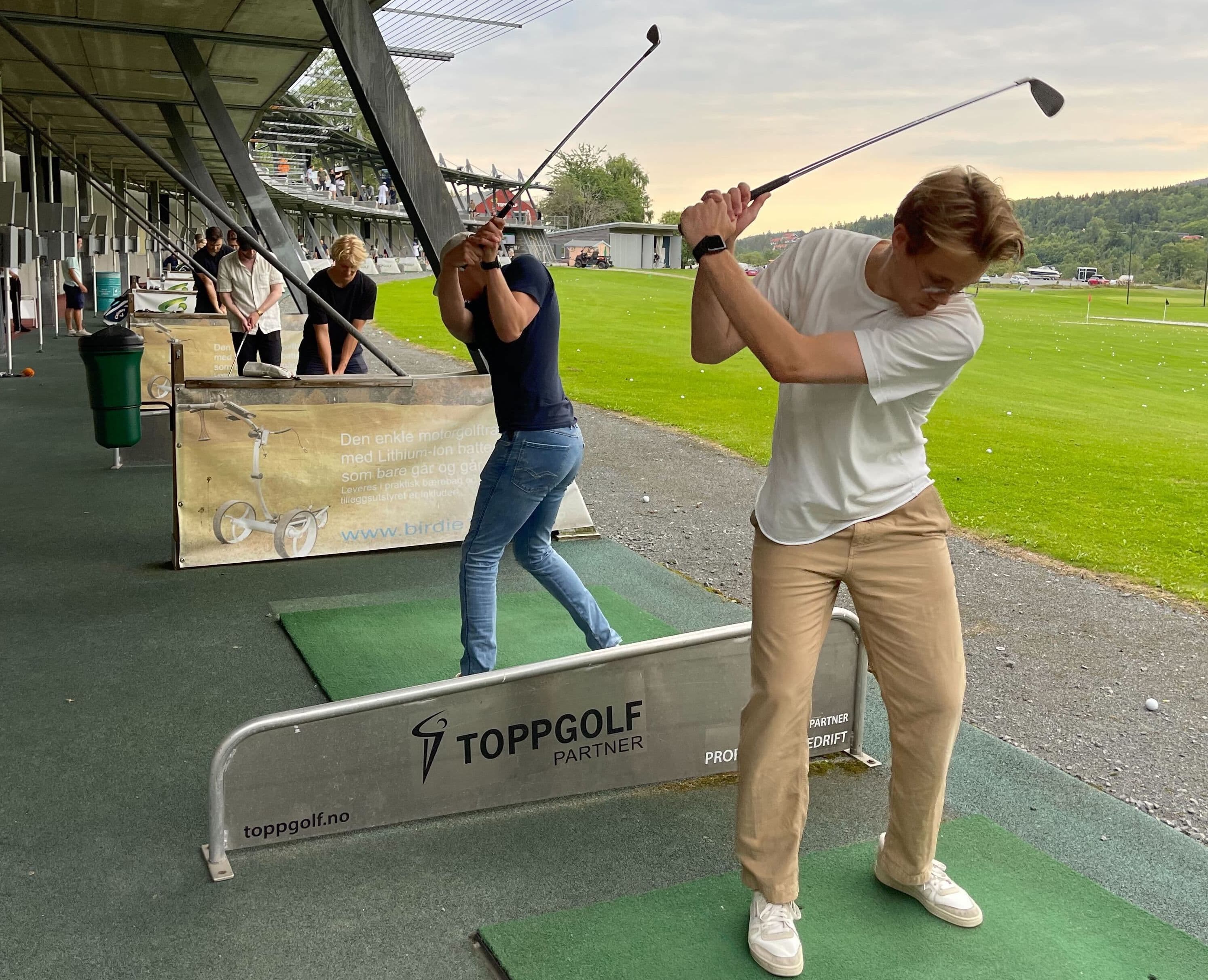 Kollegaer på golfkurs